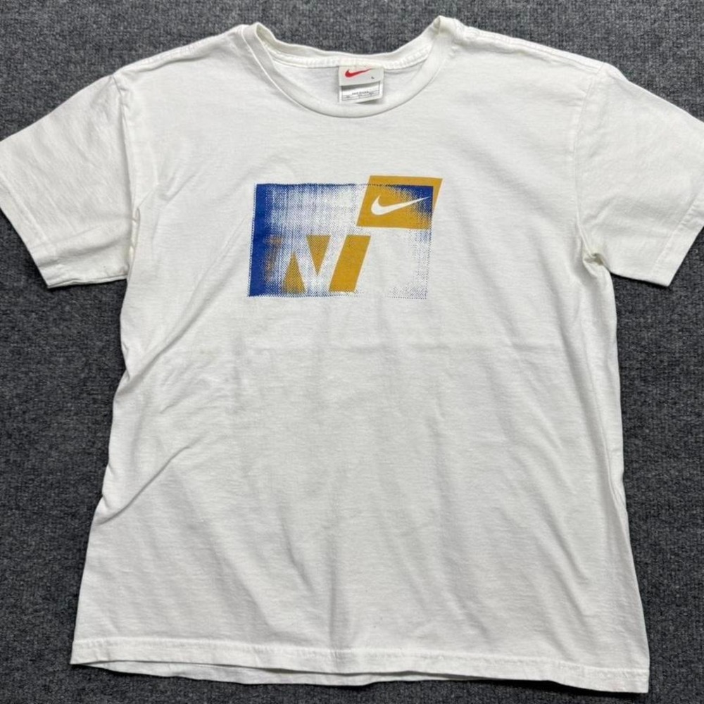 Nike University of Washington Huskies T-shirt‎ Size Large Womens